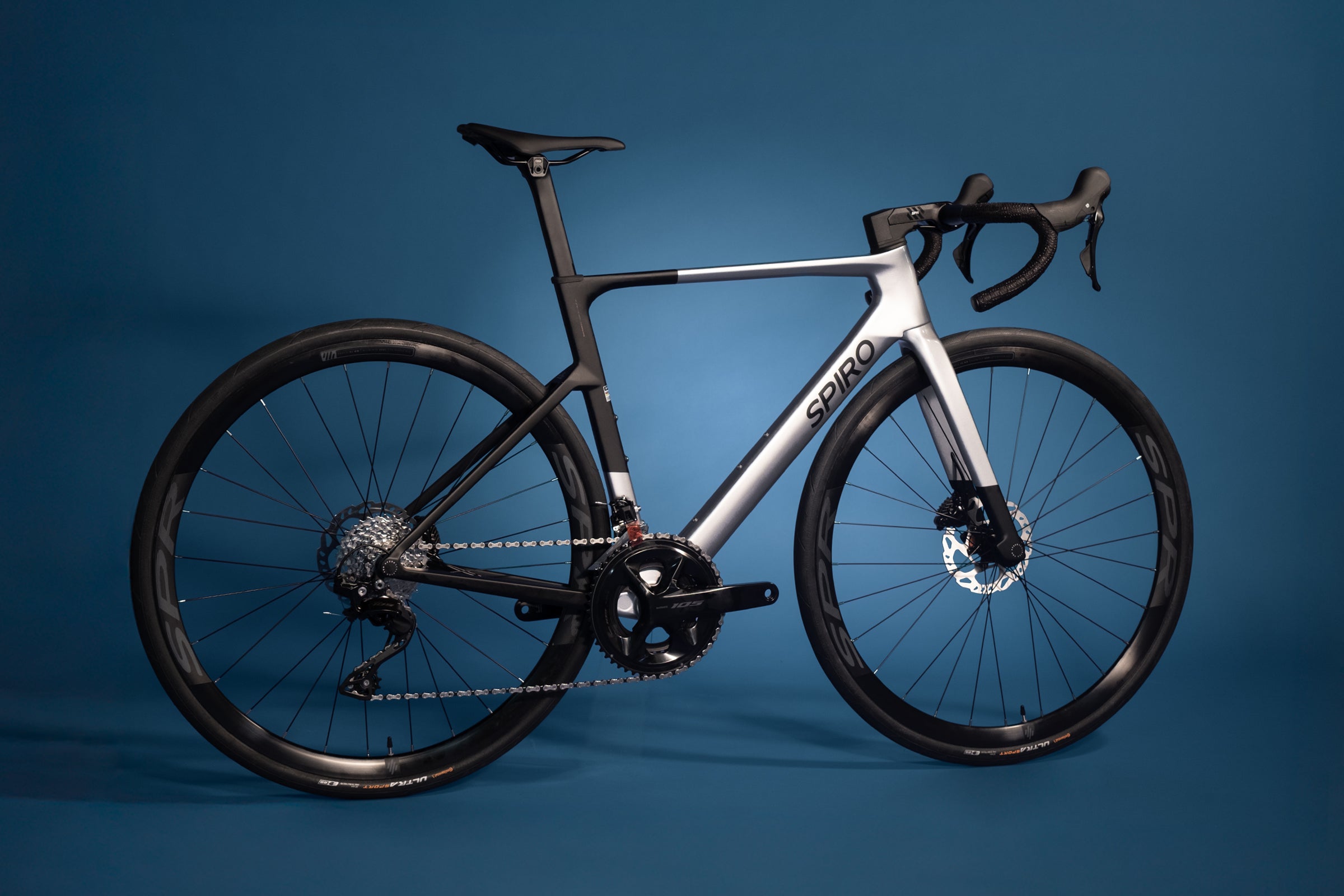 Bicicleta de ruta en carbono LEGEND TUMBAGA Grupo Shimano 105 12 velocidades