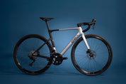 Bicicleta de ruta en carbono LEGEND TUMBAGA Grupo Shimano 105 12 velocidades