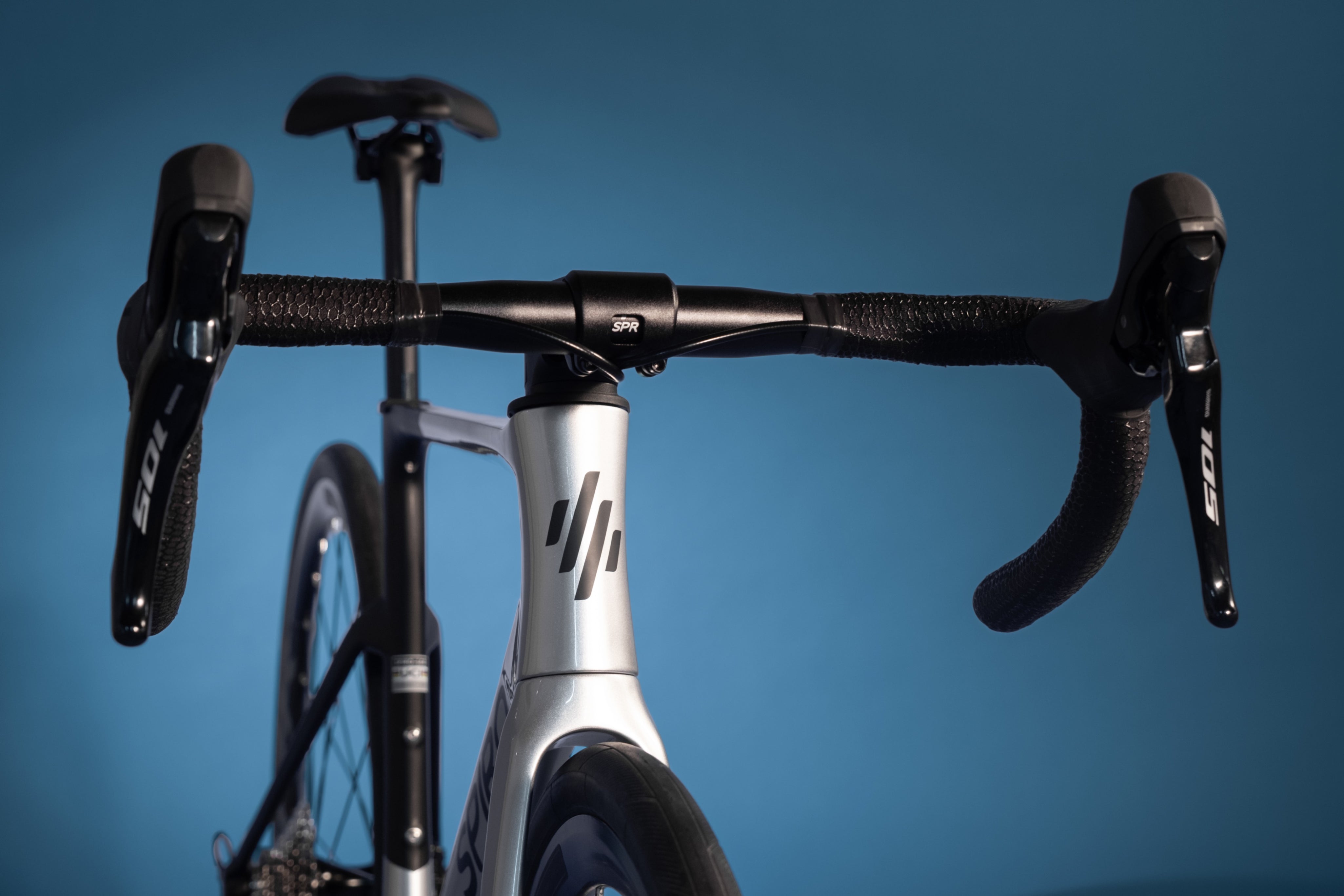 Bicicleta de ruta en carbono LEGEND TUMBAGA Grupo Shimano 105 12 velocidades