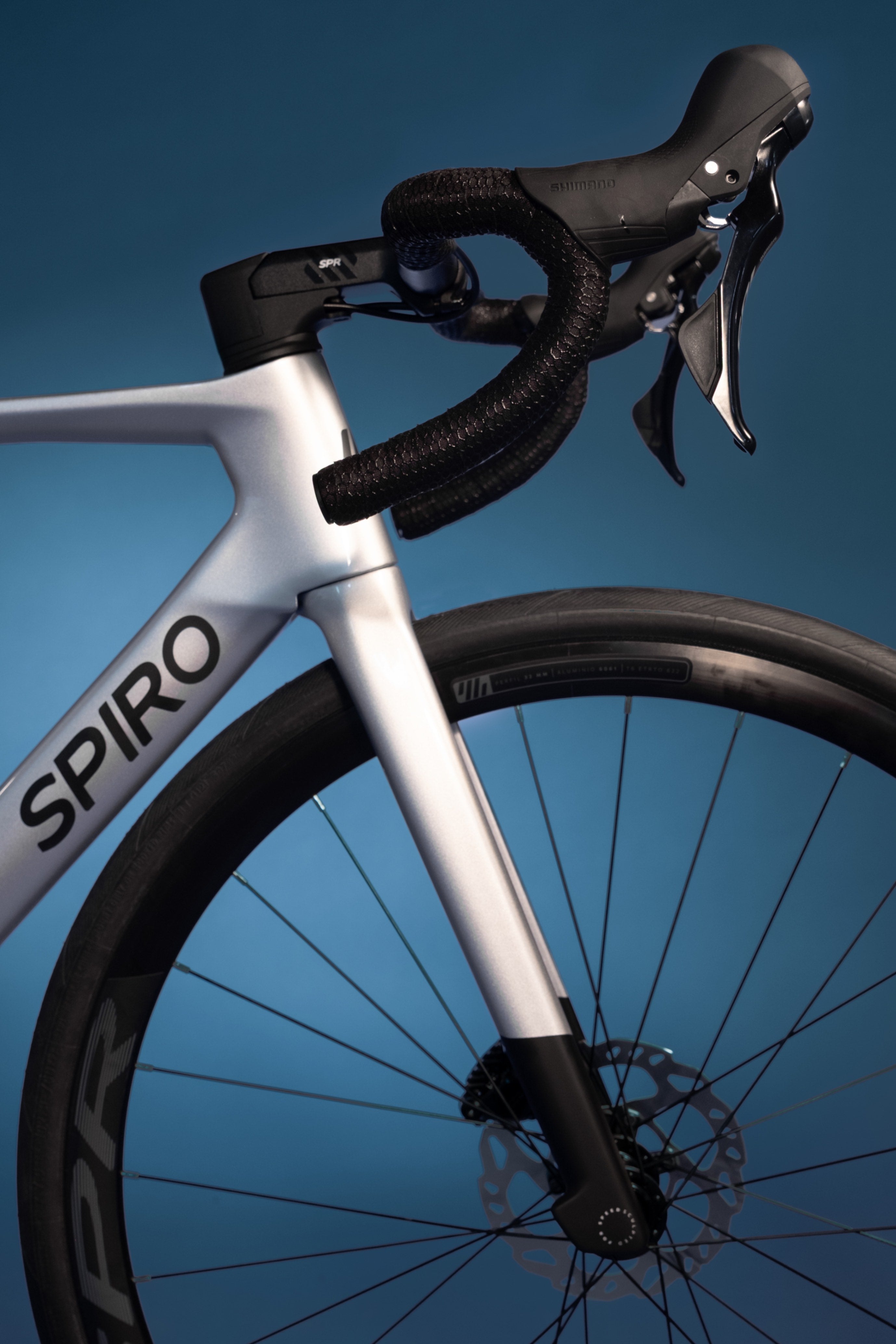 Bicicleta de ruta en carbono LEGEND TUMBAGA Grupo Shimano 105 12 velocidades