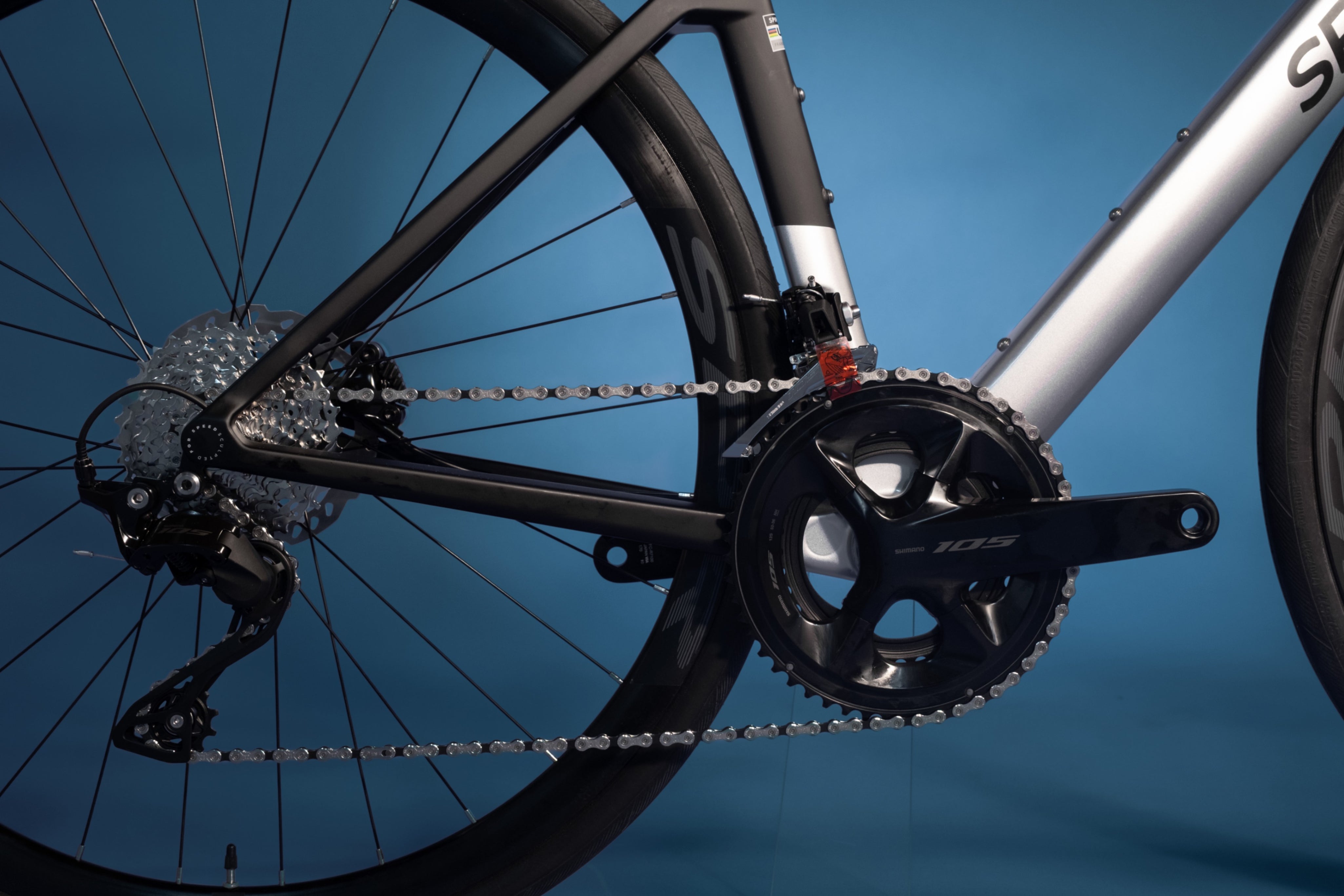 Bicicleta de ruta en carbono LEGEND TUMBAGA Grupo Shimano 105 12 velocidades