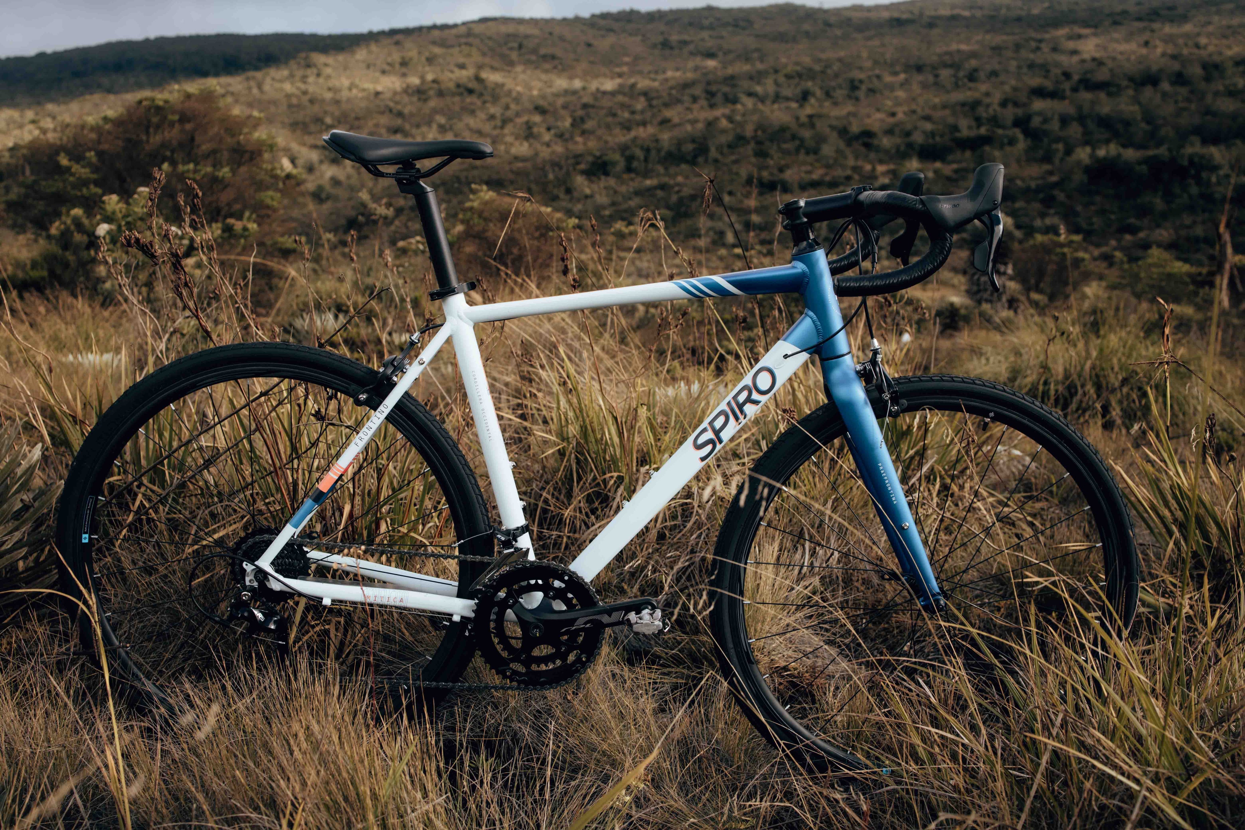 Bicicleta de ruta en aluminio MÍTICA FRONTINO freno de herradura 9 velocidades
