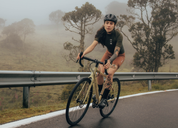 Bicicleta de ruta en aluminio MÍTICA DISC PURACÉ 9 velocidades