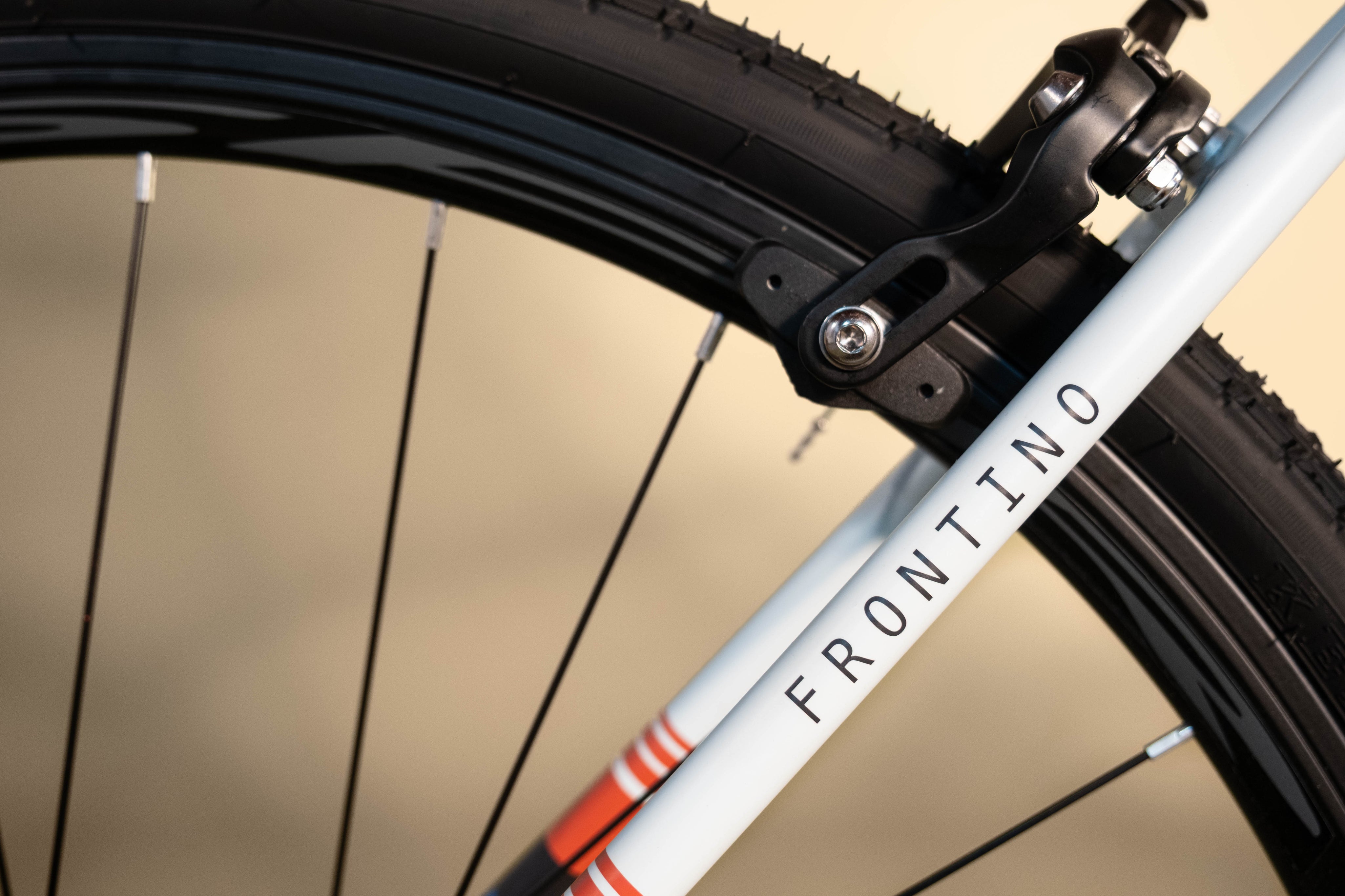 Bicicleta de ruta en aluminio MÍTICA FRONTINO freno de herradura 9 velocidades