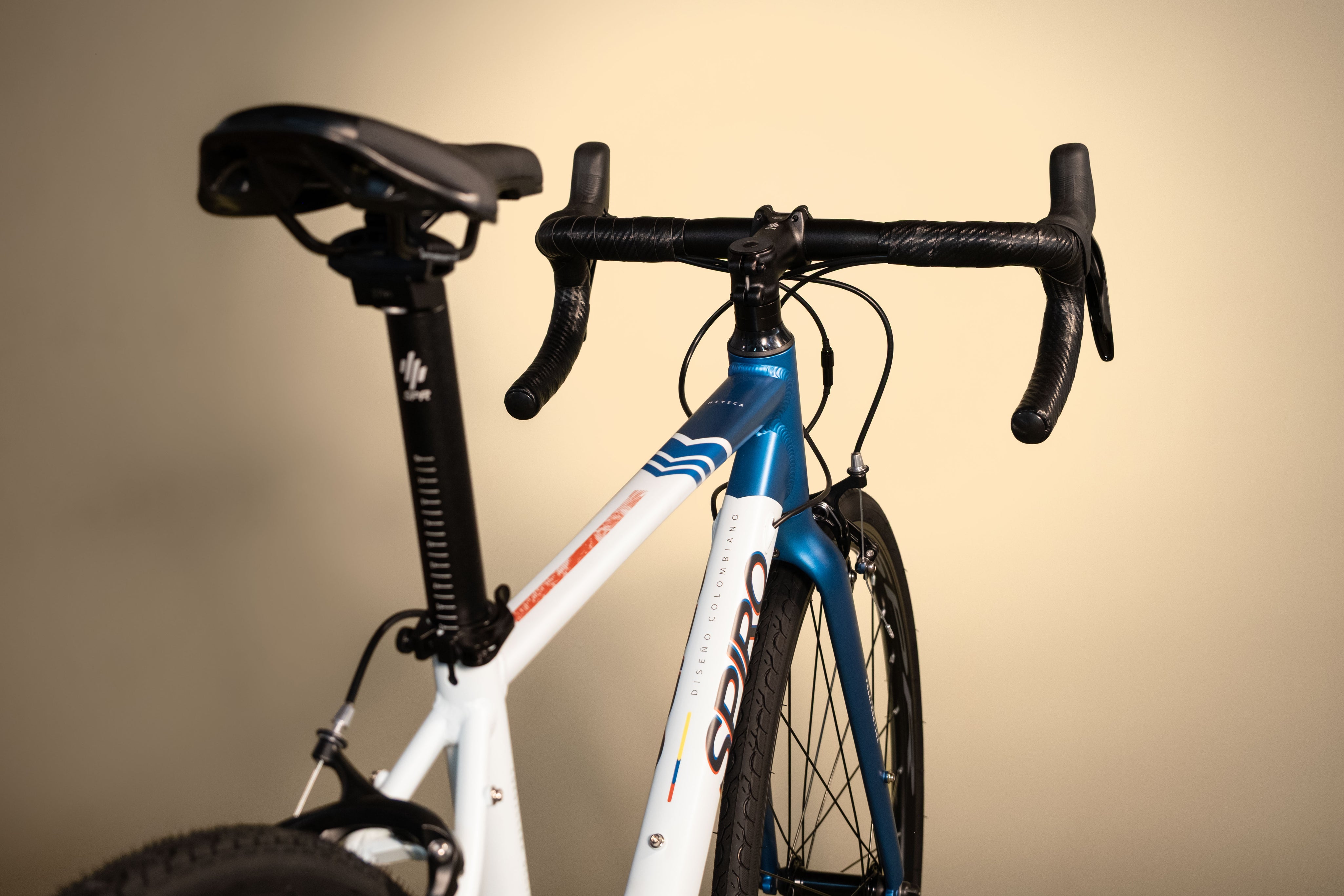 Bicicleta de ruta en aluminio MÍTICA FRONTINO freno de herradura 9 velocidades