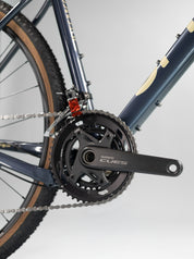 Bicicleta de gravel ORIGEN CURRULAO en aluminio con tenedor en carbono y grupo Shimano Cues de 2x10 velocidades