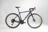 Bicicleta de gravel ORIGEN CURRULAO en aluminio con tenedor en carbono y grupo Shimano Cues de 2x10 velocidades