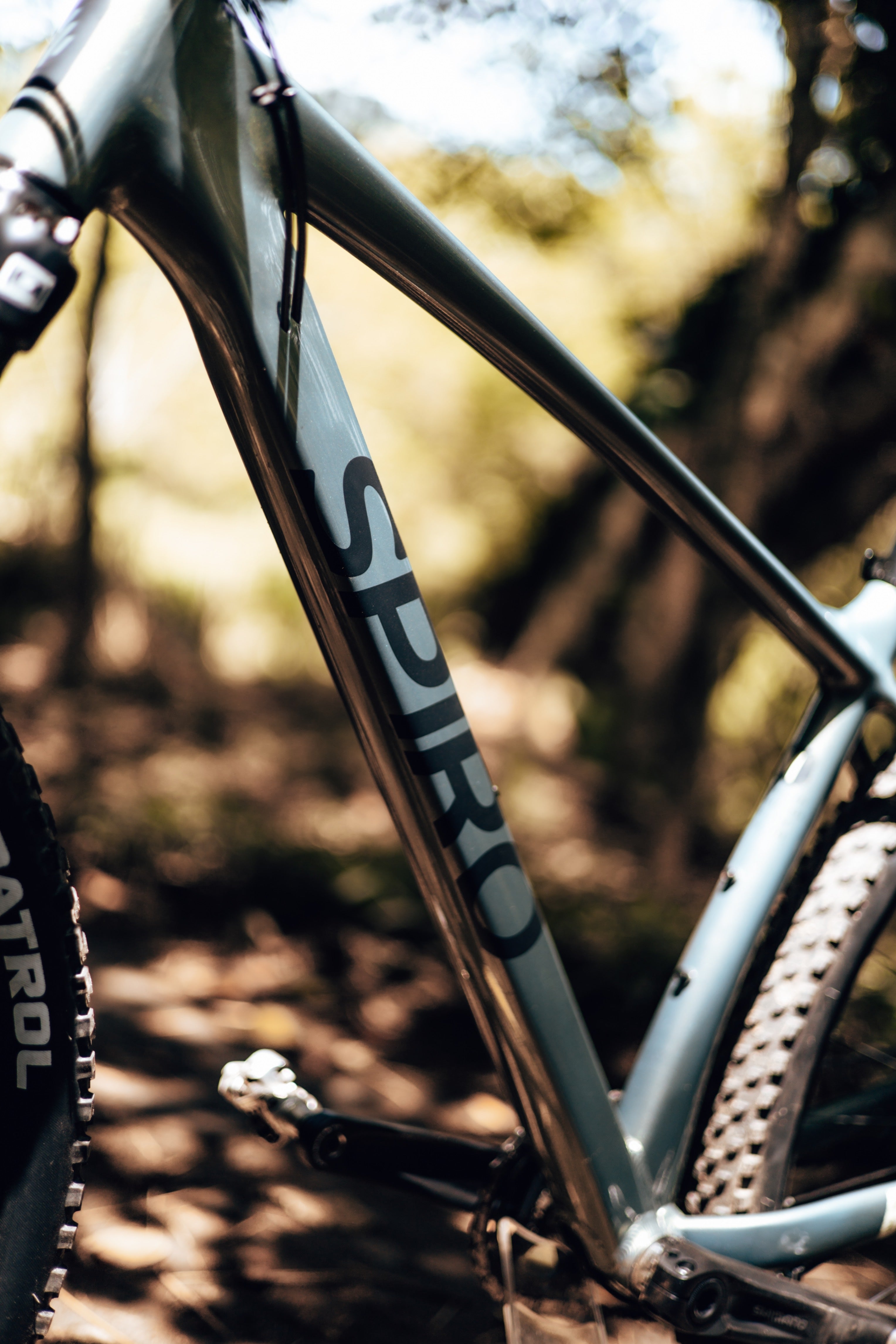 Bicicleta de MTB en aluminio GAIA BAUDÓ Grupo Shimano Deore NS 12 velocidades