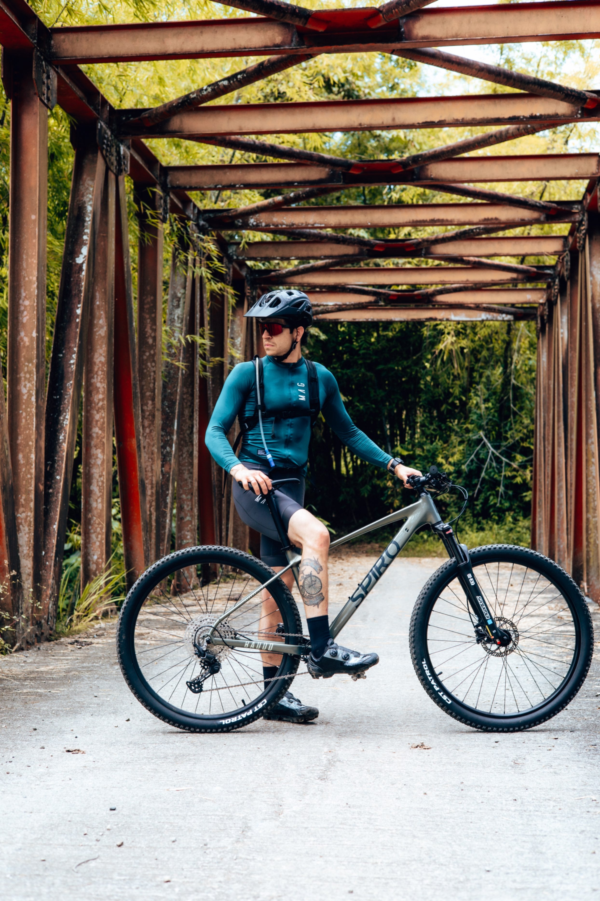 Bicicleta de MTB en aluminio GAIA BAUDÓ Grupo Shimano Cues 11 velocidades