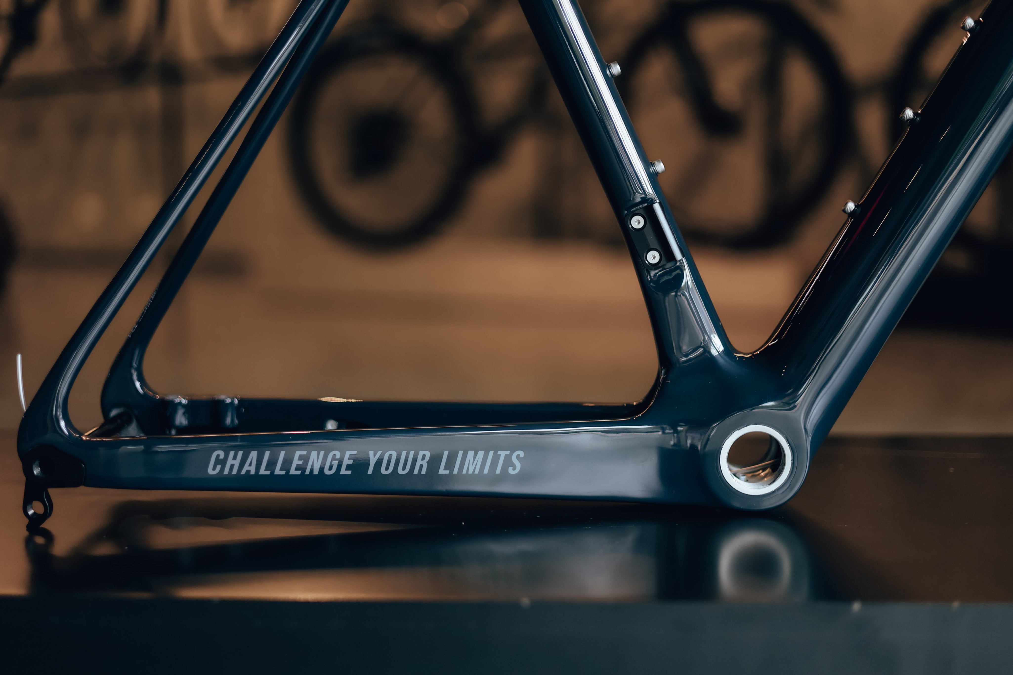 Marco de ruta LEGEND en carbono SIN TENEDOR talla M