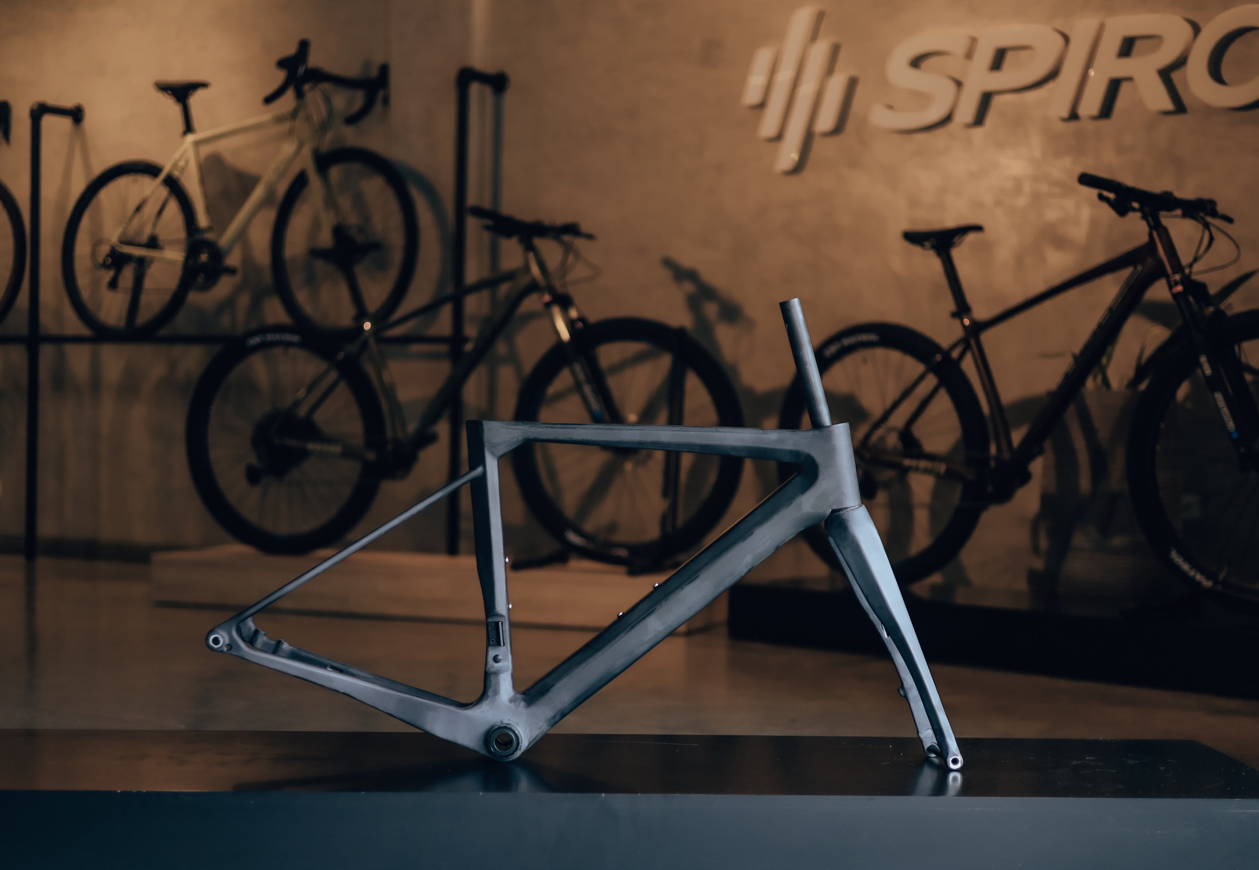 Marco o bicicleta de ruta LEGEND RAW CARBON en carbono talla XXS